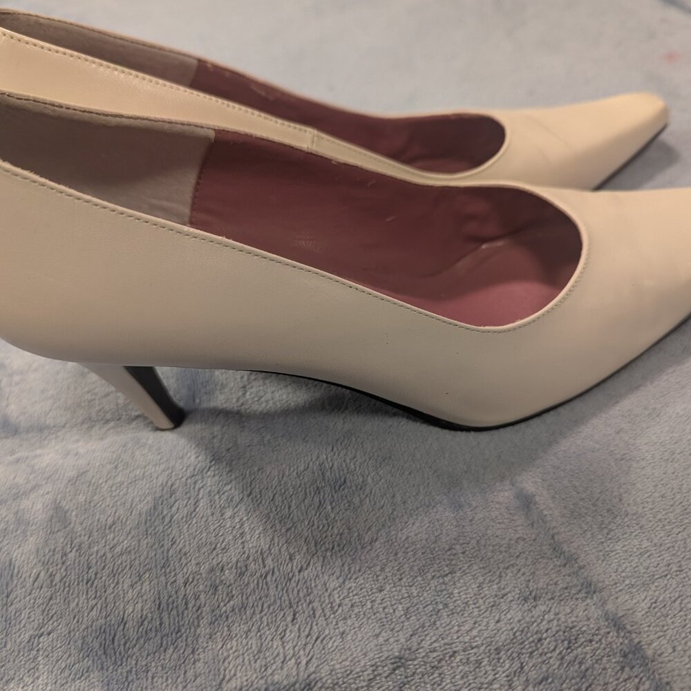 Heels - Picture 2 of 2